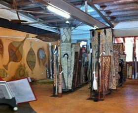 Maningrida Arts And Culture - QLD Tourism 1