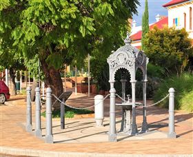 Witcombe Fountain - QLD Tourism 1