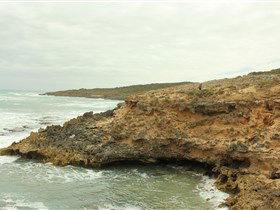 The Seaview Walking Trail - Queensland Tourism 1