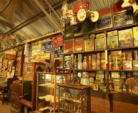 Jerilderie Historic Residence - Historic Home And Gardens - QLD Tourism 1