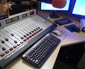 Peak Hill FM Community Radio Station - Queensland Tourism 0