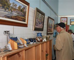 Peak Hill Art Gallery - Queensland Tourism 1