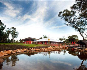 Savannah Visitor Plaza, Taronga Western Plains Zoo Dubbo - Queensland Tourism 2