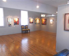Paxtons Creative Space And Upstairs Gallery - QLD Tourism 0