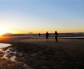 Far Beach - QLD Tourism 0