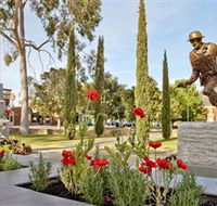 Private Robert Mactier Statue - QLD Tourism