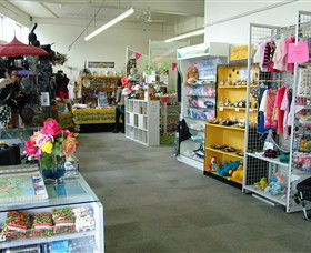 Warrnambool Independent Traders Market - QLD Tourism 0