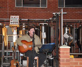 Thirsty Crow Brewery - Queensland Tourism 4