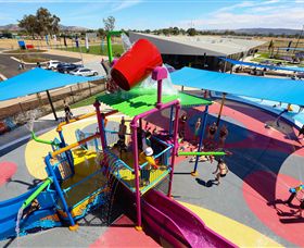 WAVES - Queensland Tourism 1