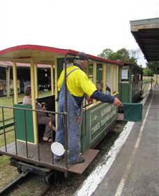 Alexandra VIC QLD Tourism