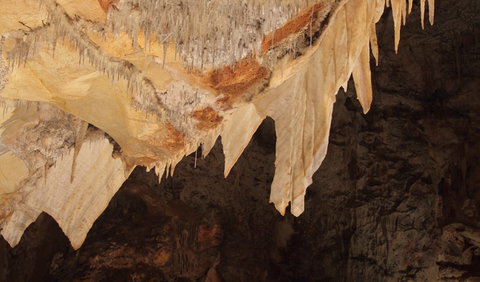 Wollondilly Cave - QLD Tourism 3
