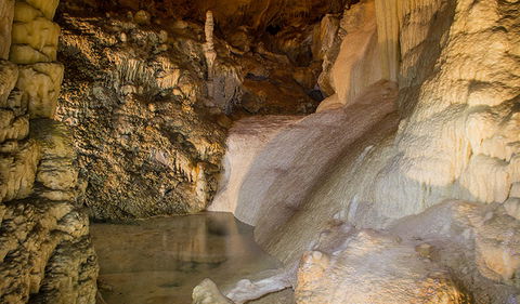 Kooringa Cave - Queensland Tourism 1