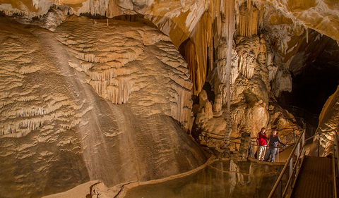 Junction Cave - Queensland Tourism 1
