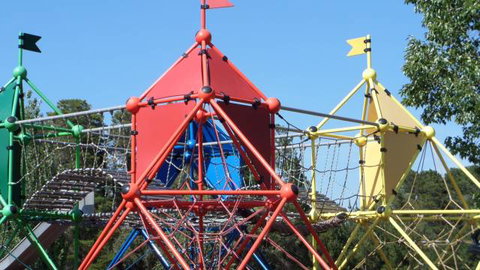 Fadden Pines Playground - QLD Tourism 3