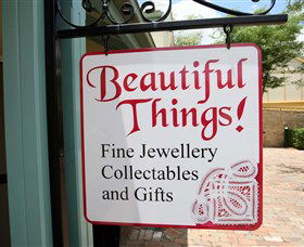 Hunter Valley Gardens Shopping Village - Queensland Tourism 6