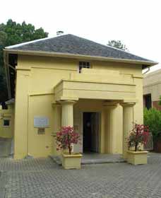 Old Court House Law Museum - Queensland Tourism 0