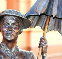 Mary Poppins Statue - Queensland Tourism