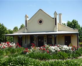 Quondong Cottage - QLD Tourism 0