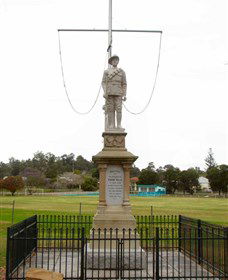 Ebbw Vale Memorial Park - QLD Tourism 1