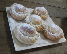 Kangaroo Valley Pie Shop - Queensland Tourism 3