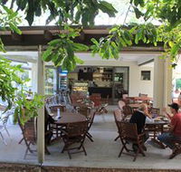 Medowie Macadamias - Queensland Tourism