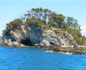 Kayaking Batemans Bay - Queensland Tourism 1
