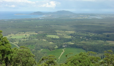 Yarriabini Lookout - Queensland Tourism 0