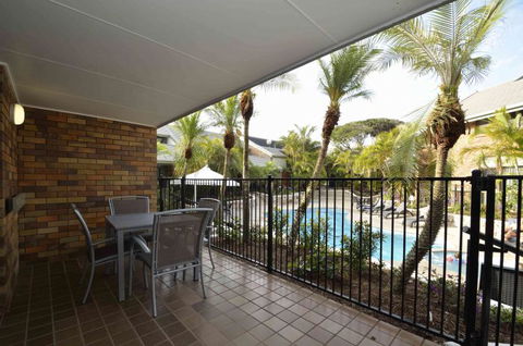 Glen Eden Beach Resort - Queensland Tourism 1