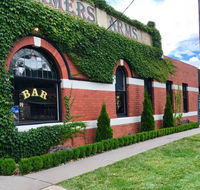 Farmers Arms Hotel  Art Suites Daylesford - QLD Tourism