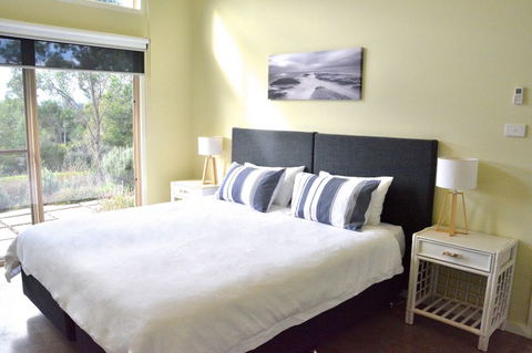 Tilba Coastal Retreat - Queensland Tourism 1