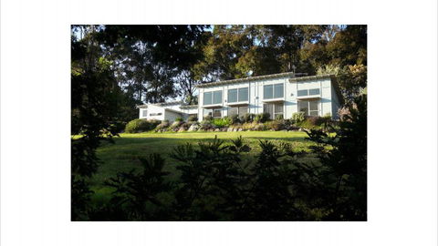 Tilba Coastal Retreat - Queensland Tourism 6