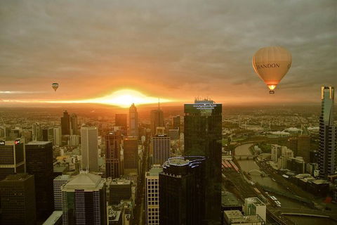 Melbourne Balloon Flights, The Peaceful Adventure - QLD Tourism 0