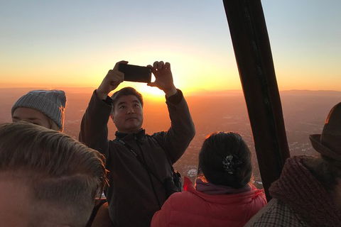 Melbourne Balloon Flights, The Peaceful Adventure - QLD Tourism 1