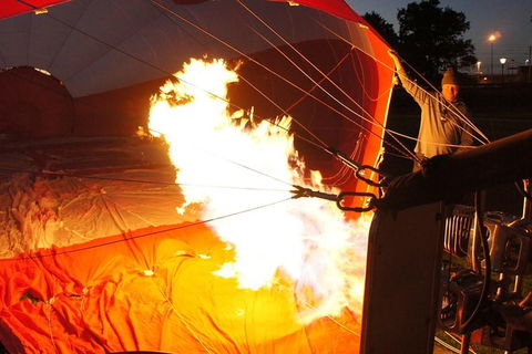 Melbourne Balloon Flights, The Peaceful Adventure - QLD Tourism 8