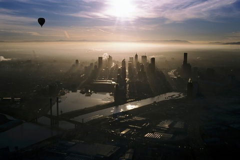 Melbourne Balloon Flights, The Peaceful Adventure - QLD Tourism 10