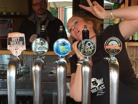 Champion Racehorse Tour With Beer And Wine Tasting - Queensland Tourism 2