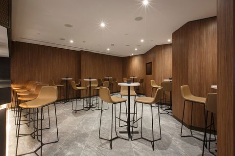 Melbourne Airport Plaza Premium Lounge - QLD Tourism 5