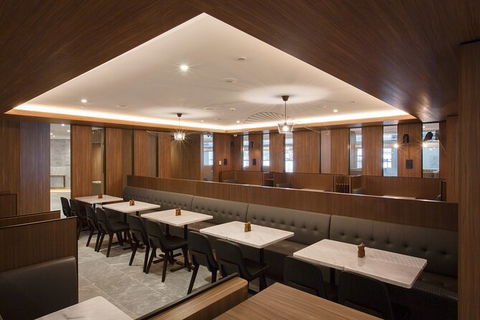 Melbourne Airport Plaza Premium Lounge - QLD Tourism 7