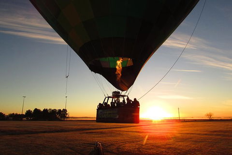 Hot Air Balloon Tasmania - Queensland Tourism 0