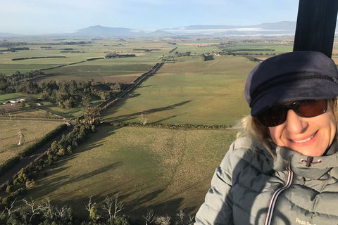 Hot Air Balloon Tasmania - Queensland Tourism 4