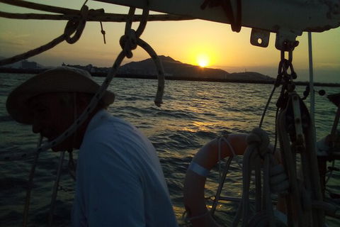 Townsville Sunset Sail Sailing Cruise Boat Tour - Queensland Tourism 9