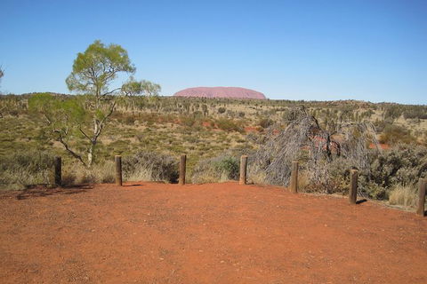 Overnight Uluru Adventure Safari - Queensland Tourism 1