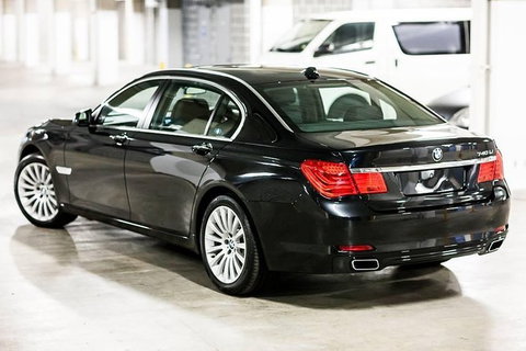 Family Sydney Airport Departure Transfer - Queensland Tourism 4