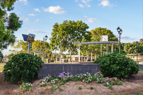 Coronation Park - Queensland Tourism 1