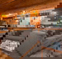 Gumnut Hideaway Gallery - Queensland Tourism