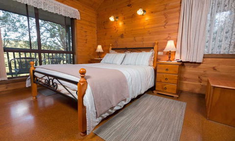 Gumnut Hideaway Gallery - Queensland Tourism 1