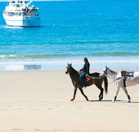 Mackay Harbour Beach - QLD Tourism
