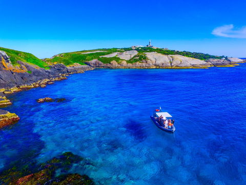 Snorkelling Montague Island - Queensland Tourism 0