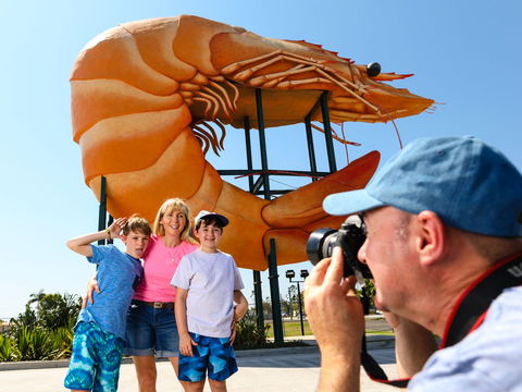 Big Prawn - QLD Tourism 0