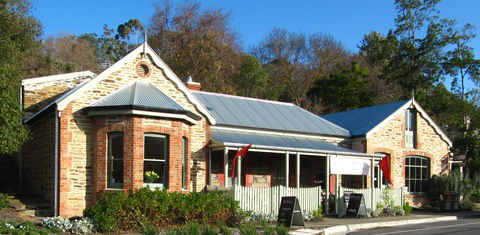 Emprades Vintage + Design - Queensland Tourism 0